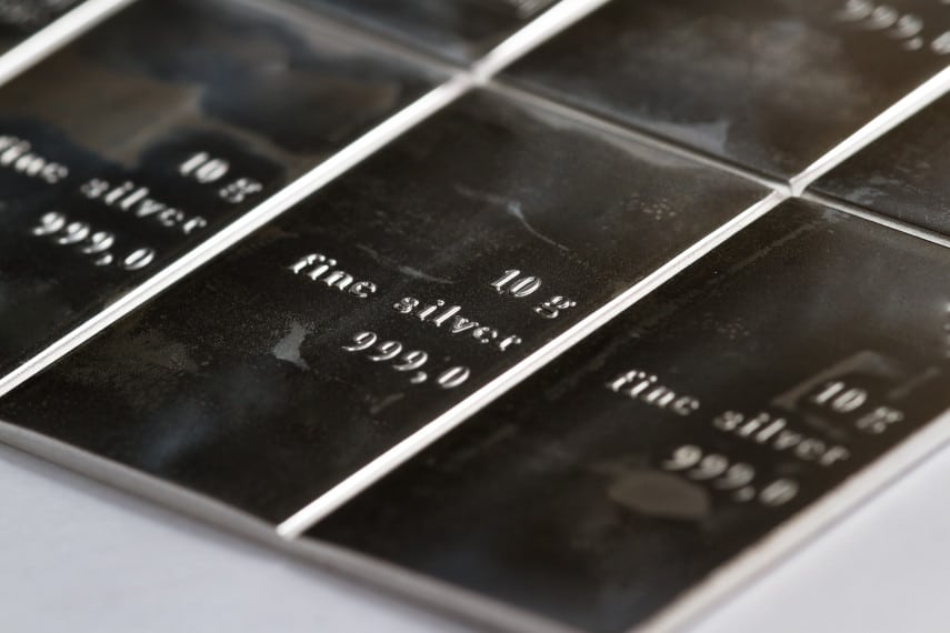 Silver Bars flat lined up in rows